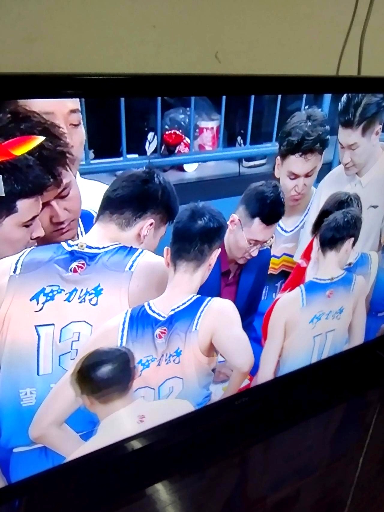 凭借一波广东队，全国篮球锦标赛成功绝杀，现场观众齐声高喊的简单介绍