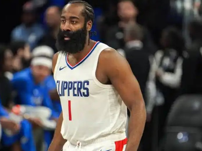 爱游戏亚洲官网-包含篮球巨星新秀交锋，胜负难料的词条