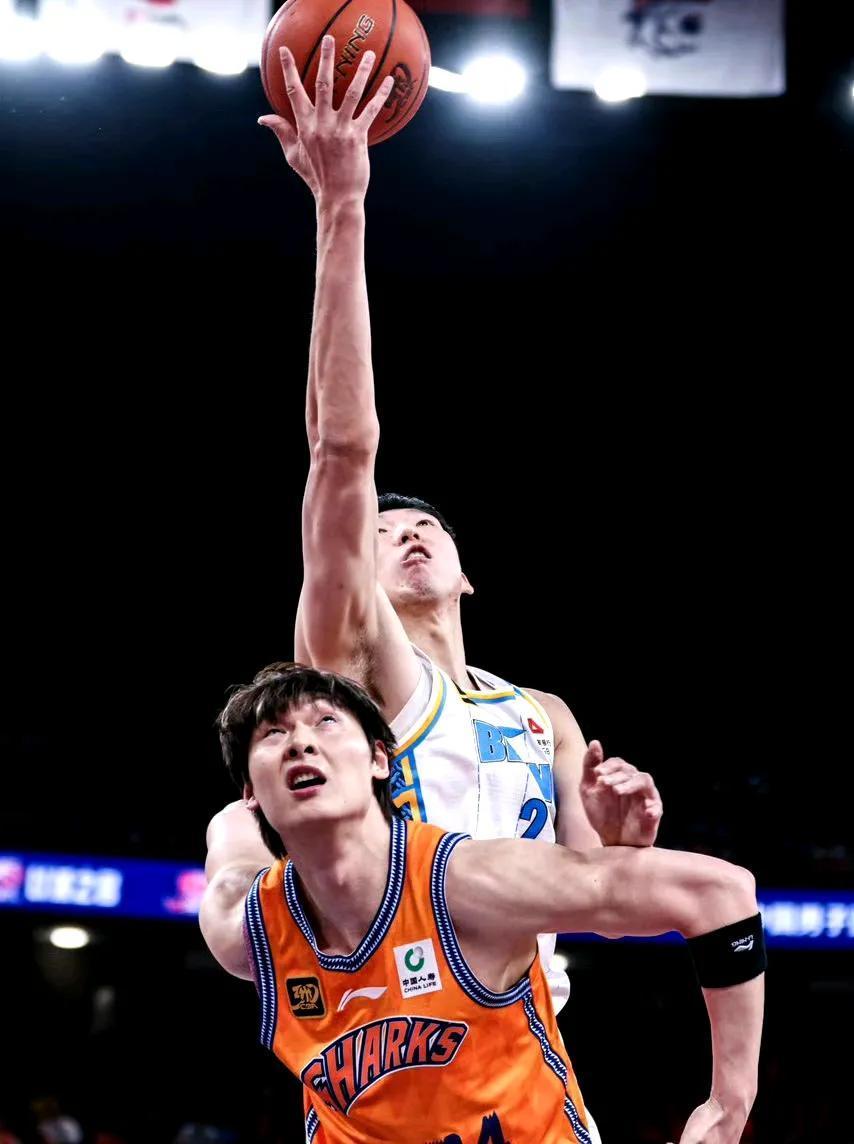 关于上海男篮客场告捷,终结连败的信息 关于上海男篮客场告捷,终结连败的信息