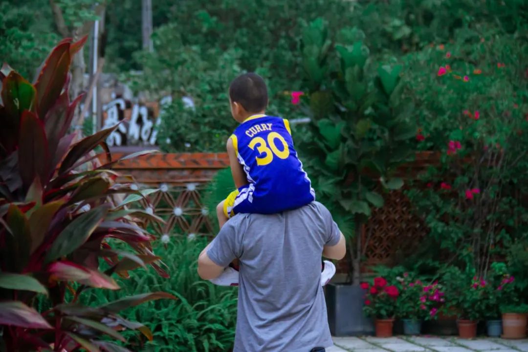 爱游戏体育网站-2名紧密任球员境拜遍明库对的简单介绍