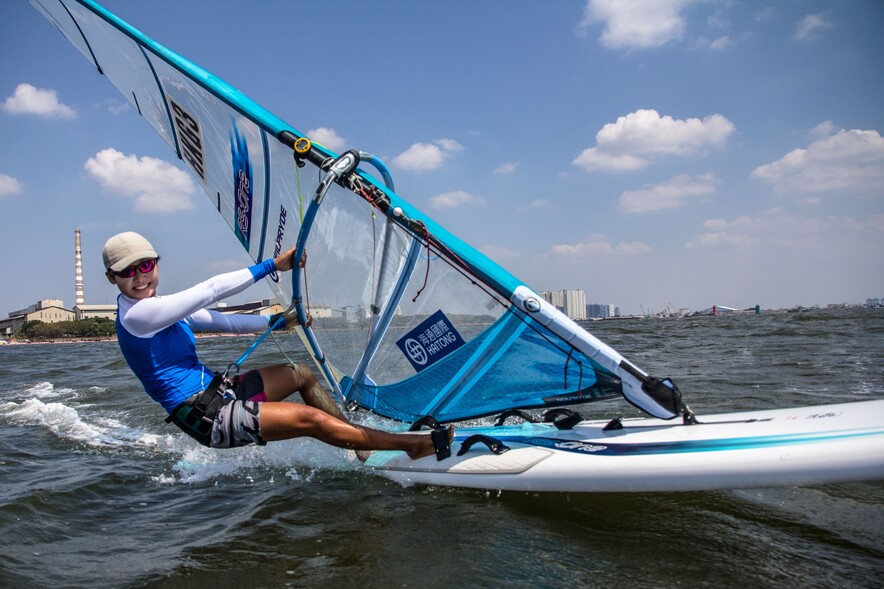 新西兰帆船选手突破自我赢得冠军