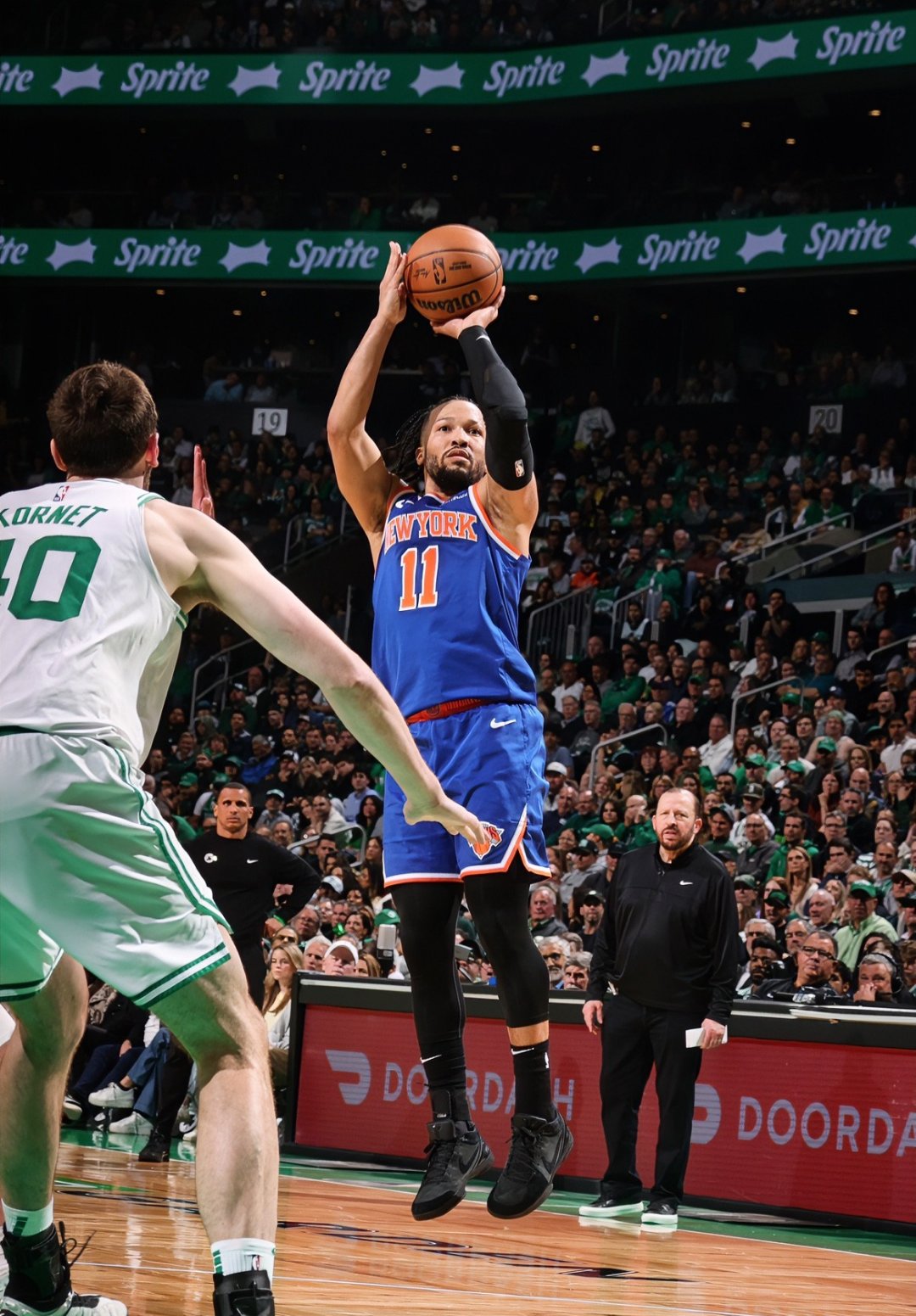 爱游戏官方入口-尼克斯不敌篮网，遭遇两连败