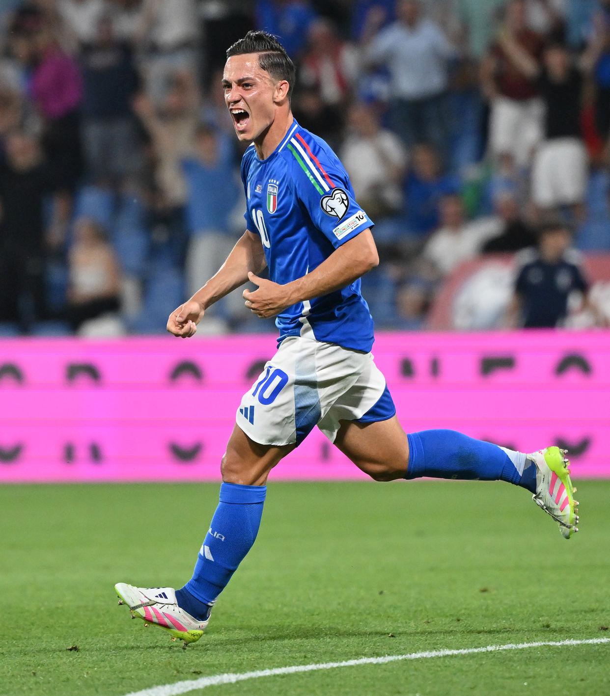 包含意大利队员意外失利，紧急磨砺提升实力的词条