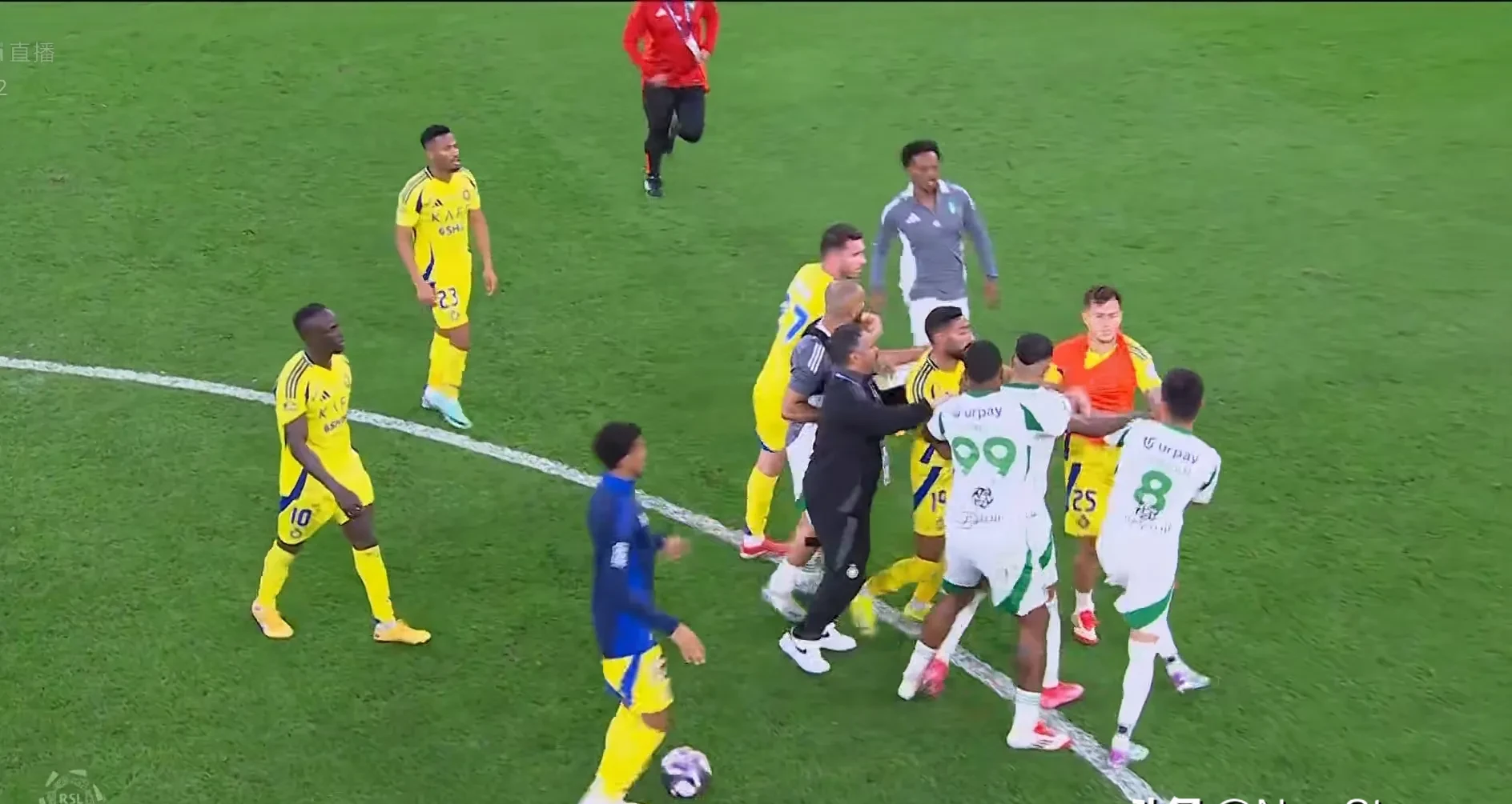 沙特联赛冠军全队庆祝活动！