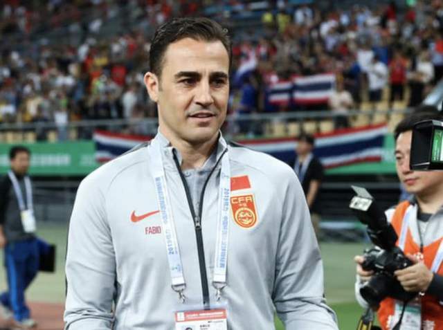 爱游戏官方入口-足球比赛中，一位老将的表现引起广泛赞誉