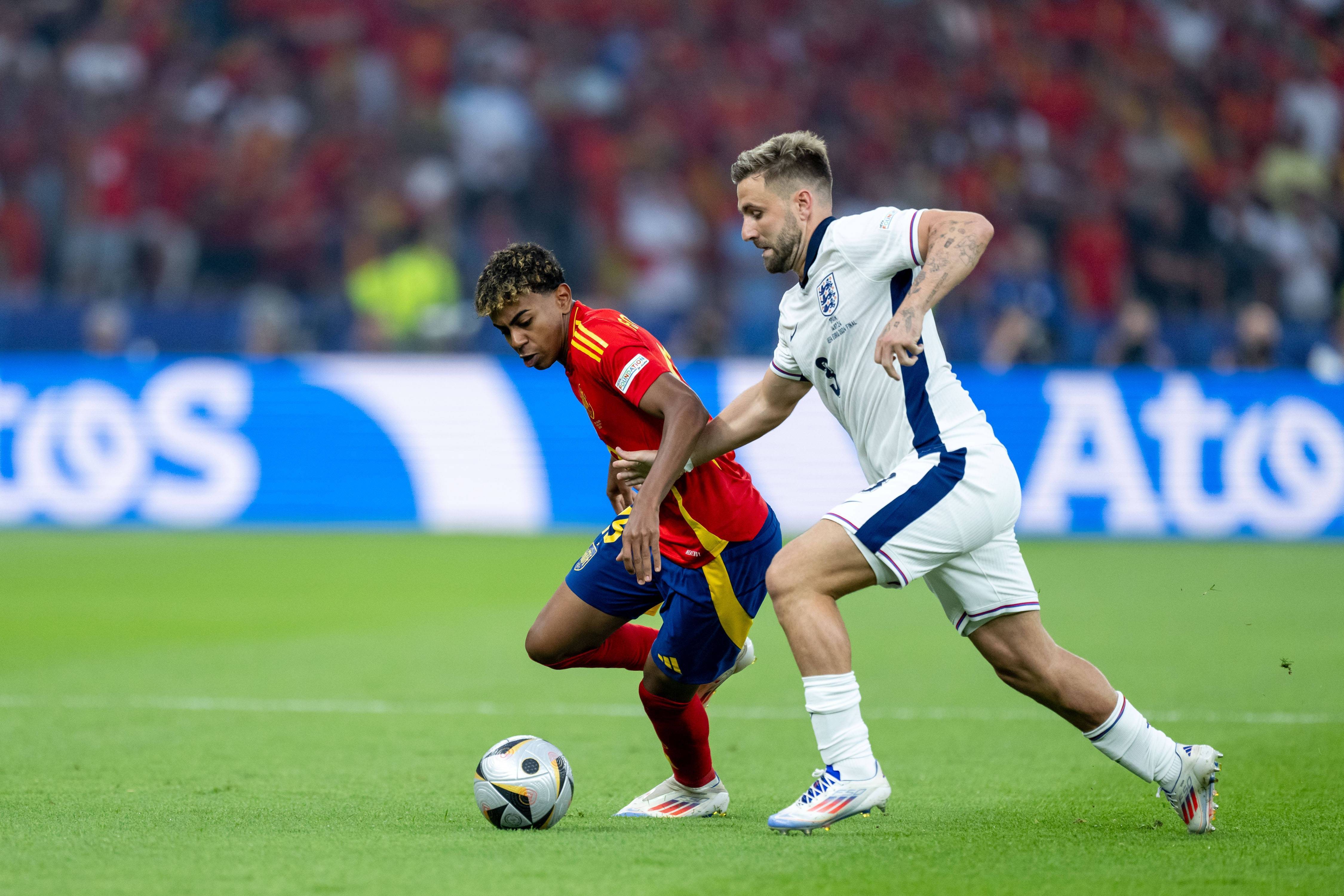 欧洲杯预选赛疯狂冲击,赛场百态的简单介绍 欧洲杯预选赛疯狂冲击,赛场百态的简单介绍