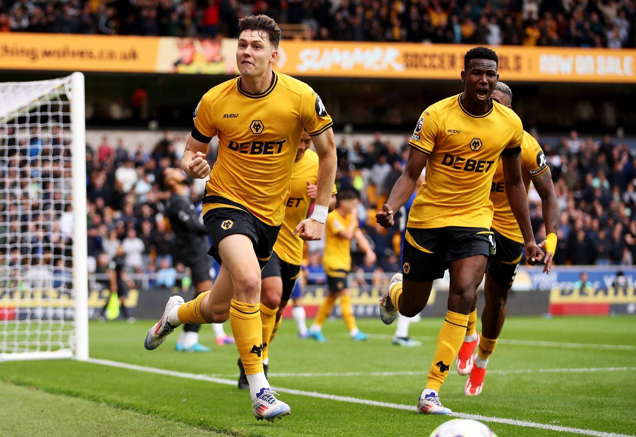 关于狼队后防成绩下滑,引起球迷不安的信息 关于狼队后防成绩下滑,引起球迷不安的信息